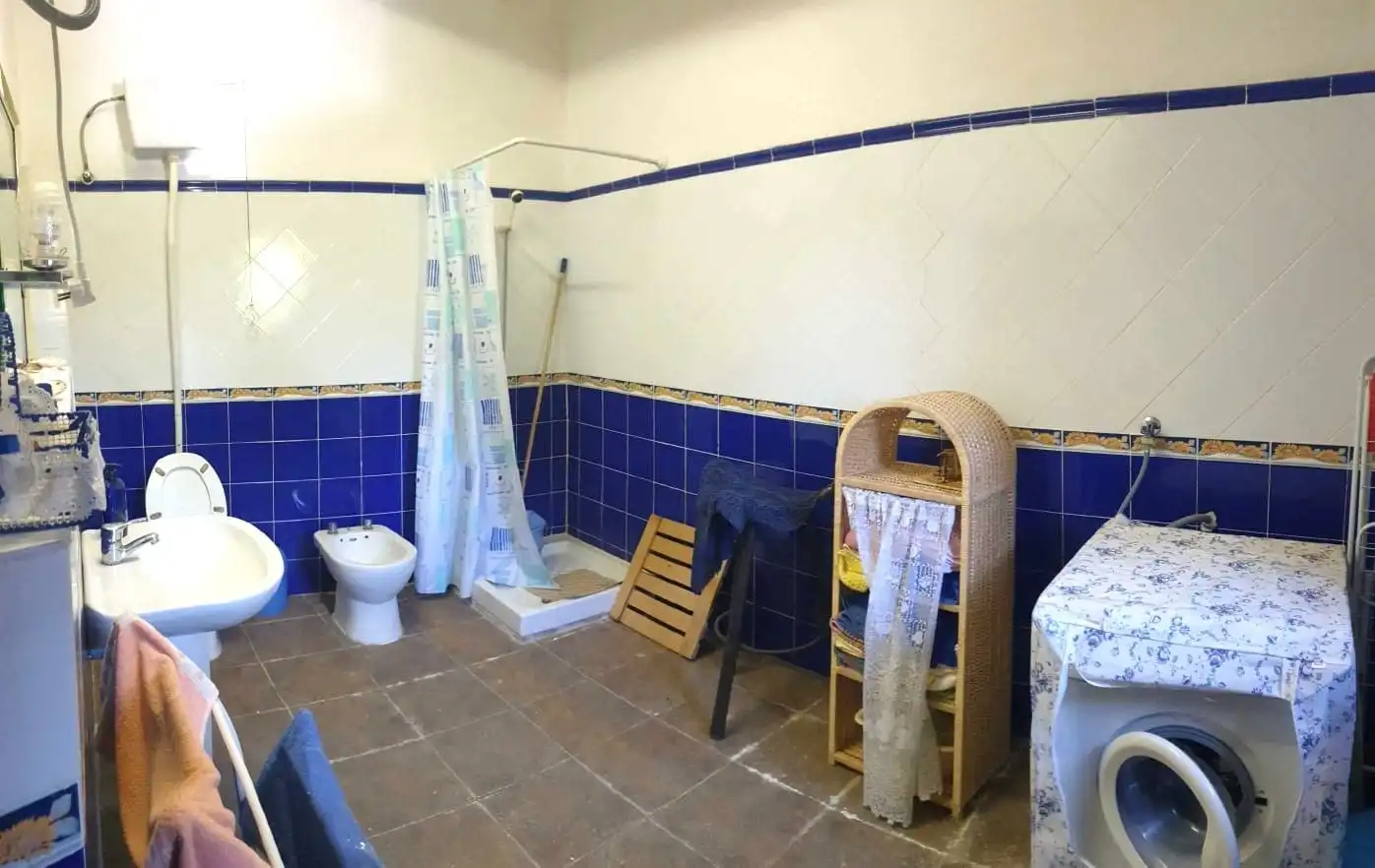 Baño de Finca rústica en venta en Castejón de las Armas con Terraza, Trastero y Amueblado