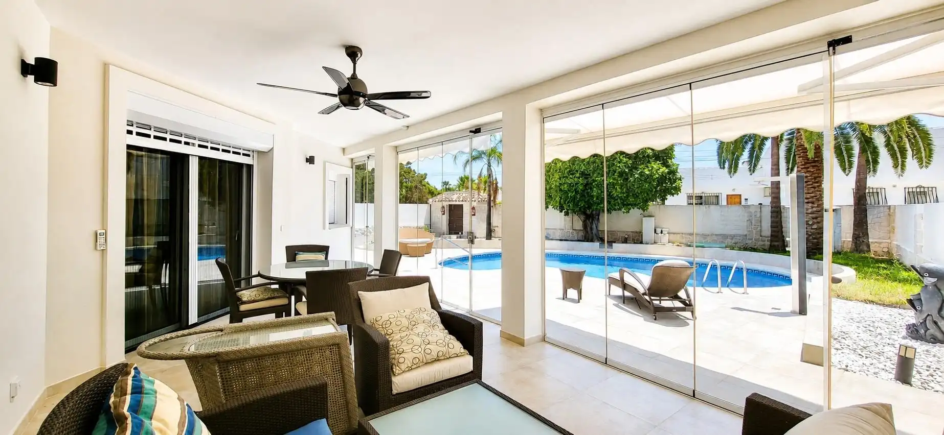 Terrassa de Casa o xalet en venda en Marbella amb Aire condicionat, Calefacció i Jardí privat
