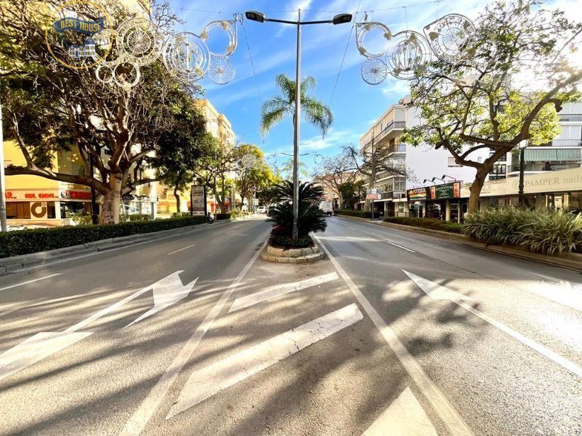 Vista exterior de Apartament en venda en Marbella amb Aire condicionat, Calefacció i Parquet
