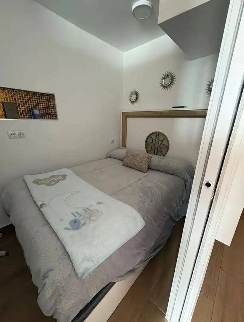 Apartamento con terraza en venta en Puerto Marina, imagen 9