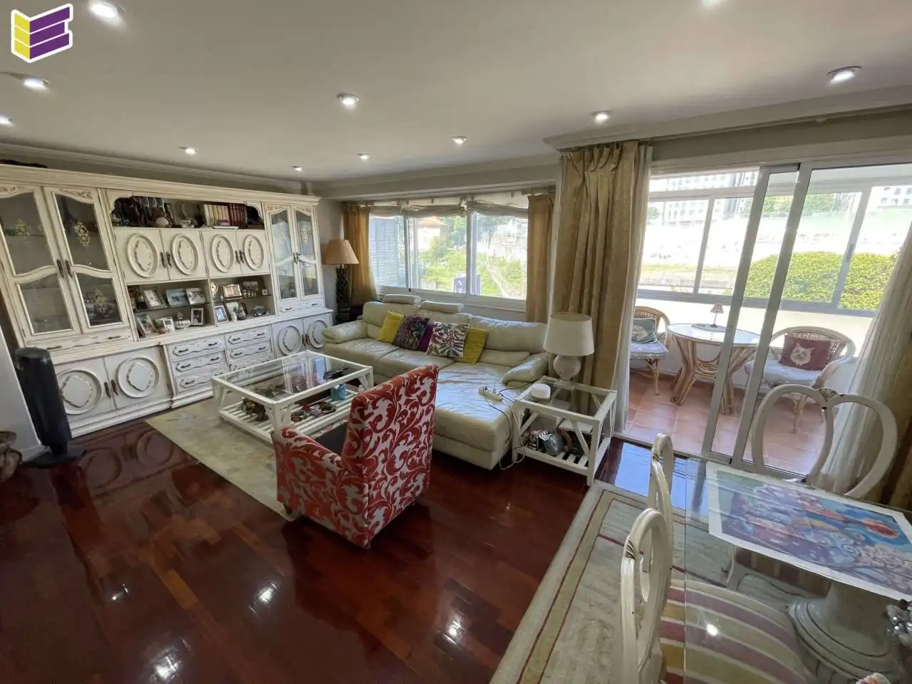 Sala d'estar de Pis en venda en Vigo  amb Calefacció, Parquet i Terrassa