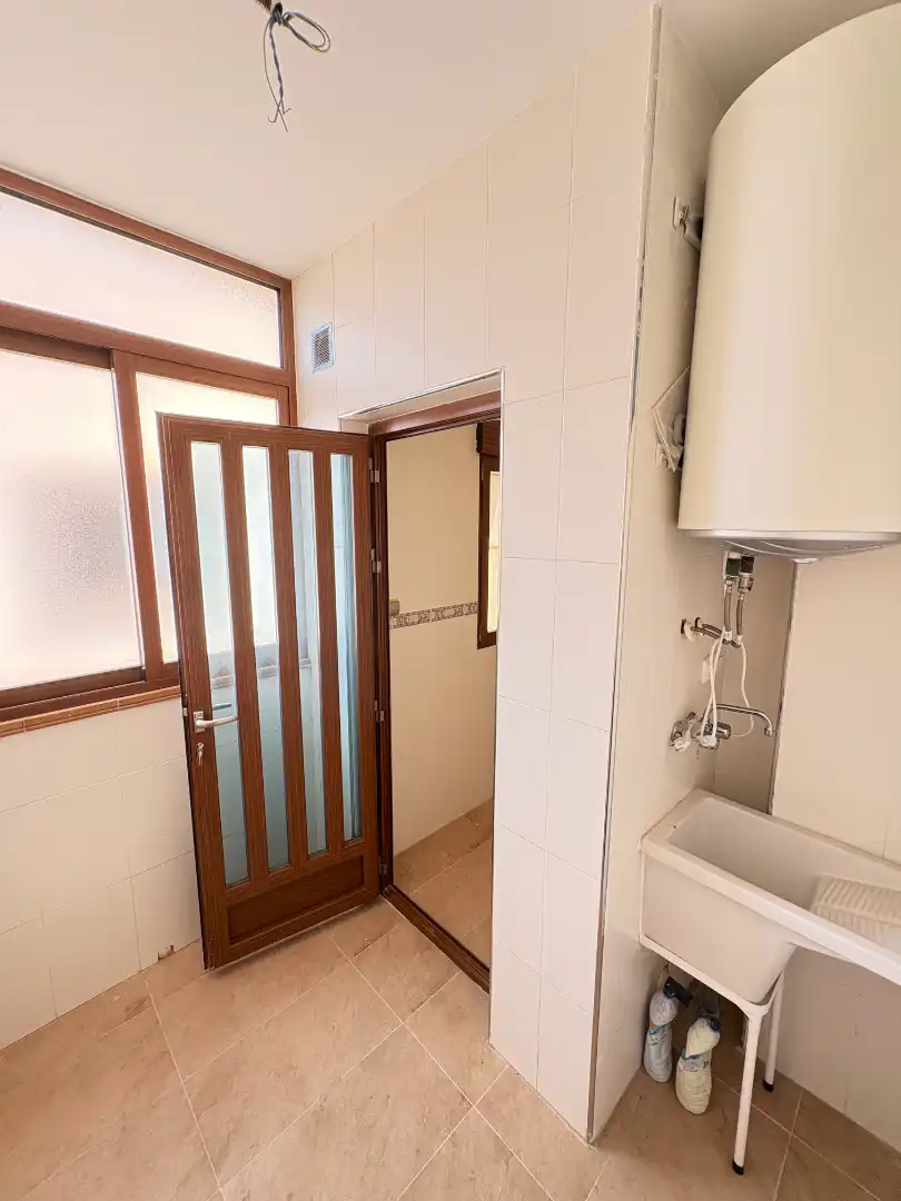 Badezimmer von Wohnung zum Verkauf in Los Alcázares mit Balkon
