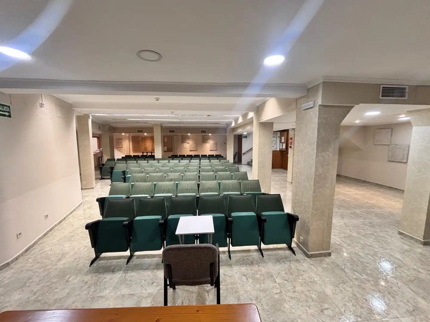 Local comercial en venda a Campreciós 32