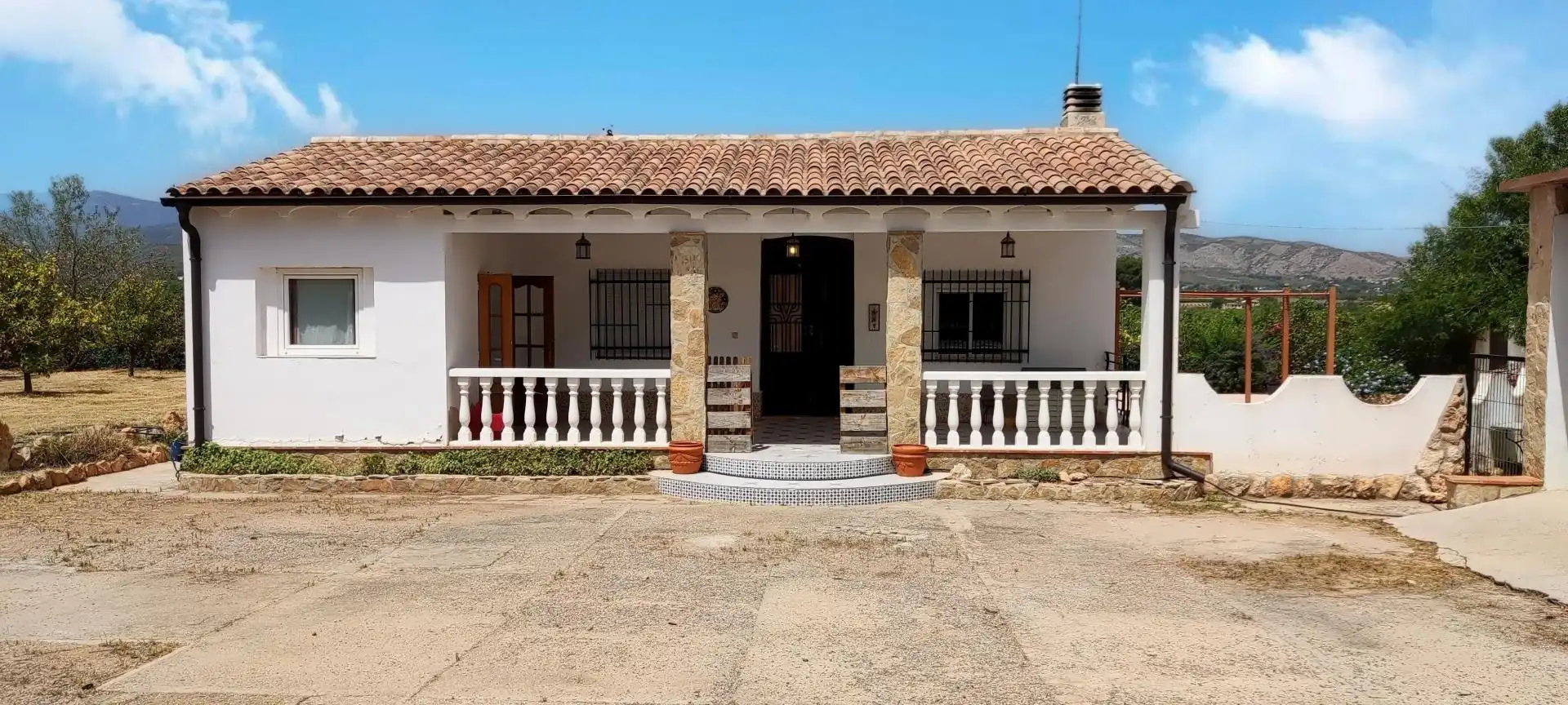 Country house with pool for sale in Pedralba