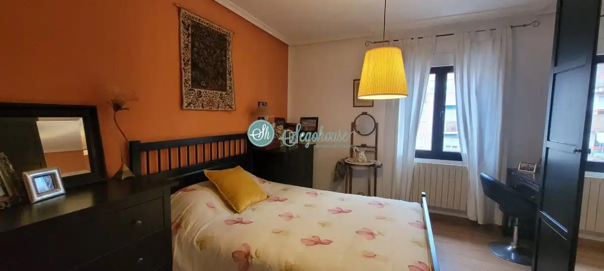 Dormitori de Pis en venda en Segovia amb Calefacció