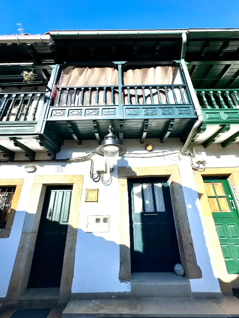 Vista exterior de Casa adosada en venta en Villaviciosa con Calefacción, Parquet y Amueblado
