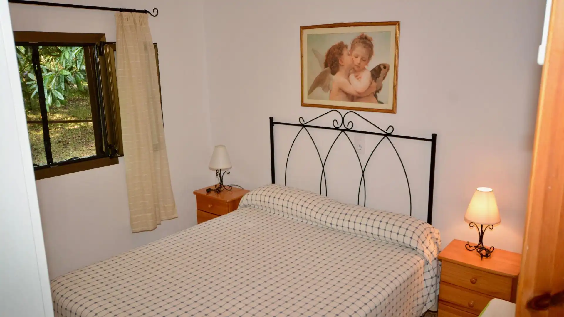 Dormitori de Finca rústica en venda en Sa Pobla amb Jardí privat, Terrassa i Piscina comunitària