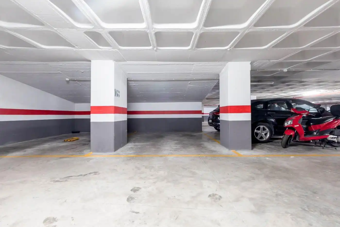 Parking de Apartamento de alquiler en Valencia con Aire acondicionado, Calefacción y Amueblado