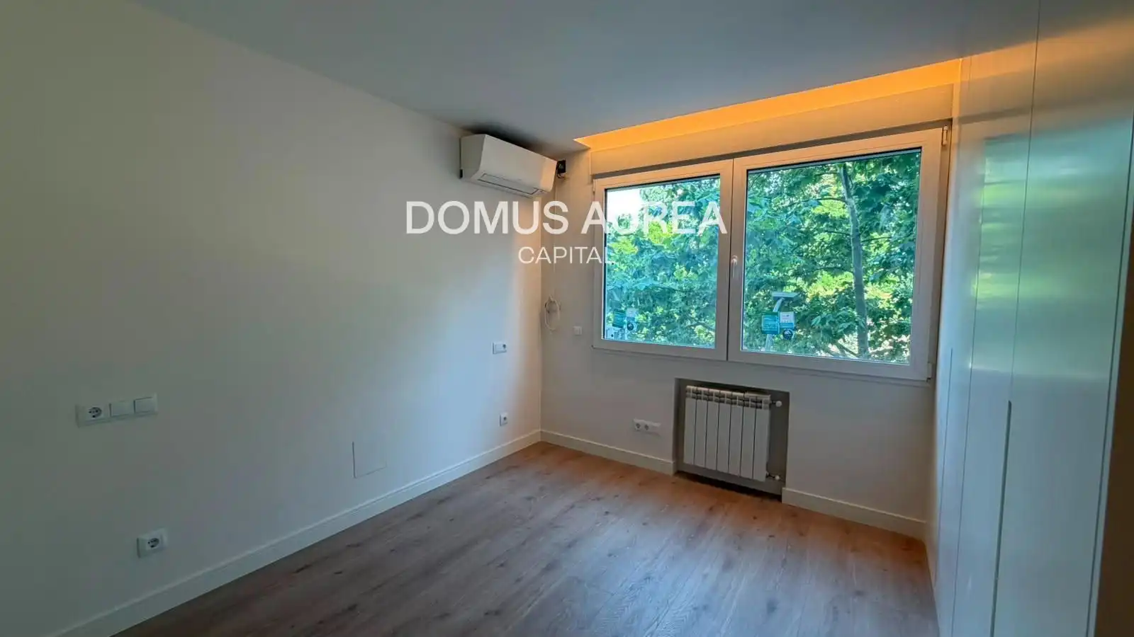 Bedroom of Flat for rent in Madrid  with Air Conditioner, Heating and Parquet flooring