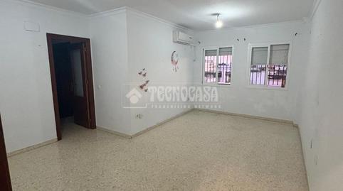 Foto 4 de Piso en venta en La Algaba, Sevilla