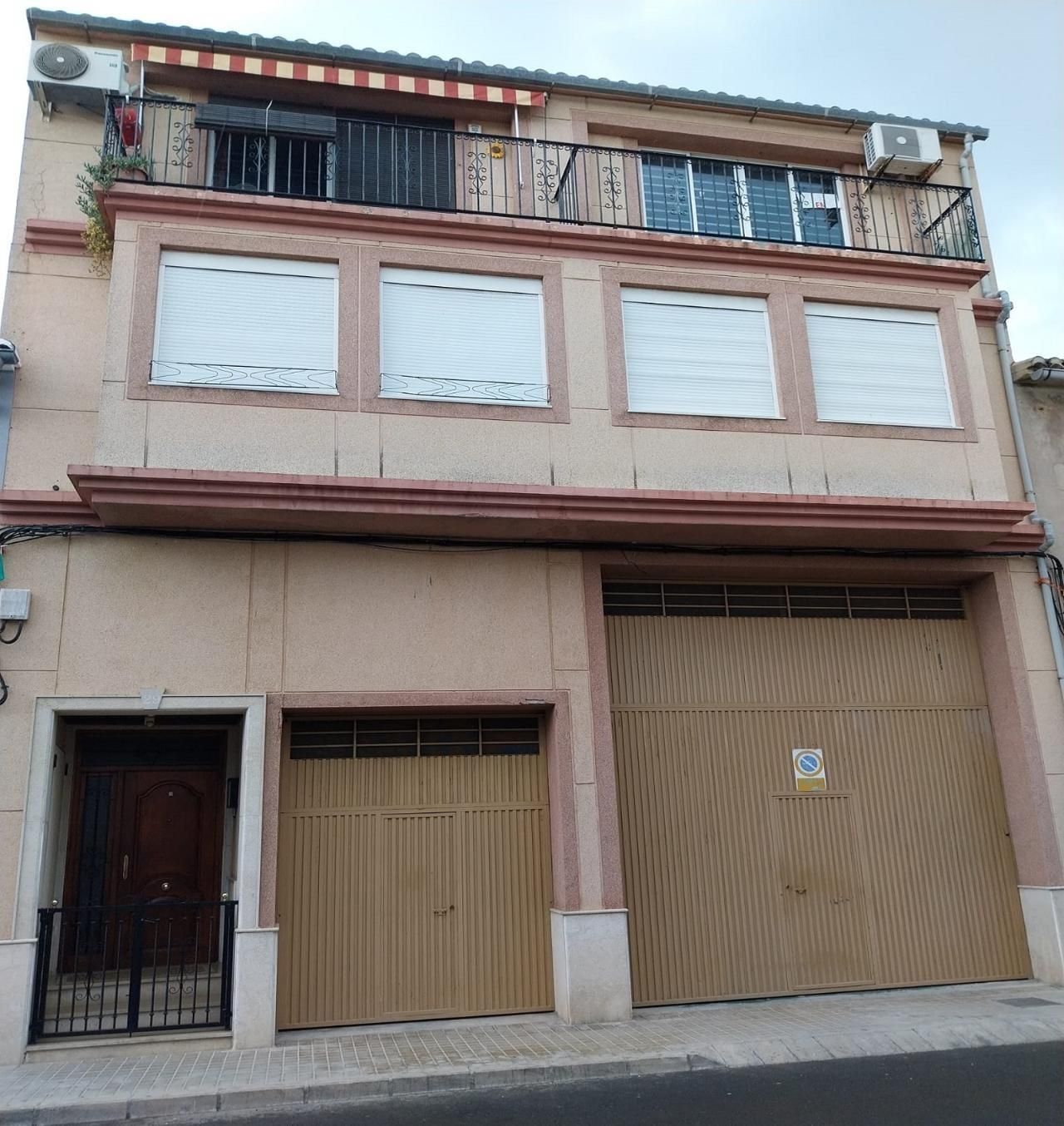 Vista exterior de Loft en venda en Polinyà de Xúquer