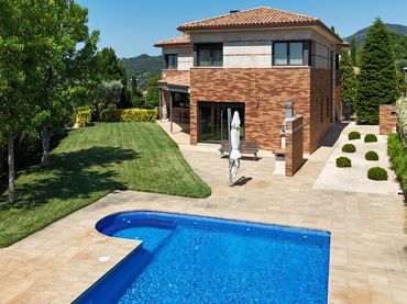 House for sale in Carrer Carrer Prades 2