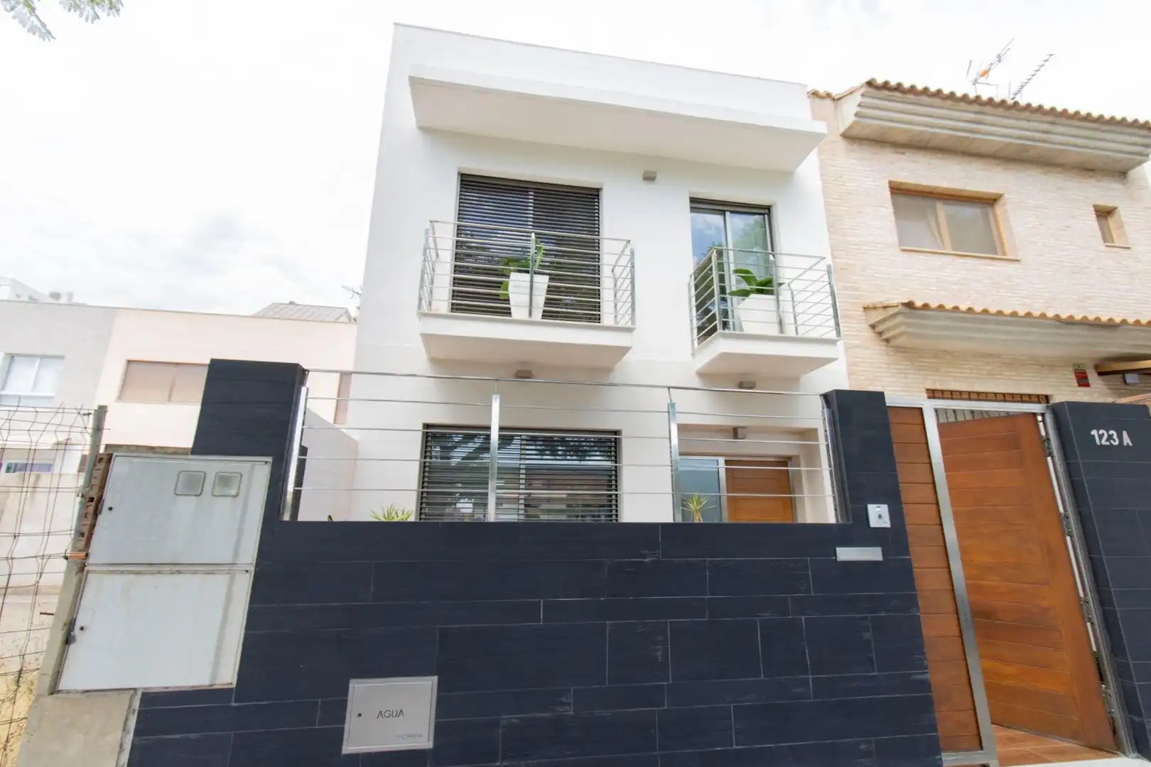 Exterior view of Houses for sale in Quart de Poblet