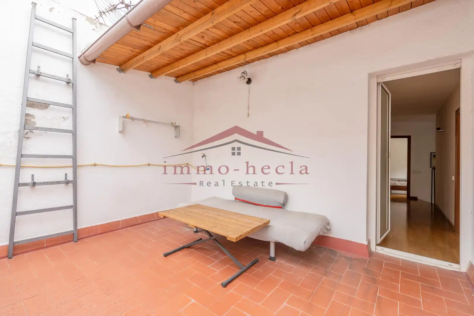 Terrasse von Einfamilien-Reihenhaus zum Verkauf in Vilanova del Camí mit Heizung, Terrasse und Abstellraum