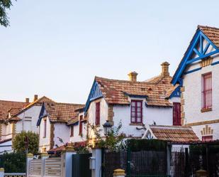 Vista exterior de Casa o xalet en venda en  Huelva Capital amb Jardí privat