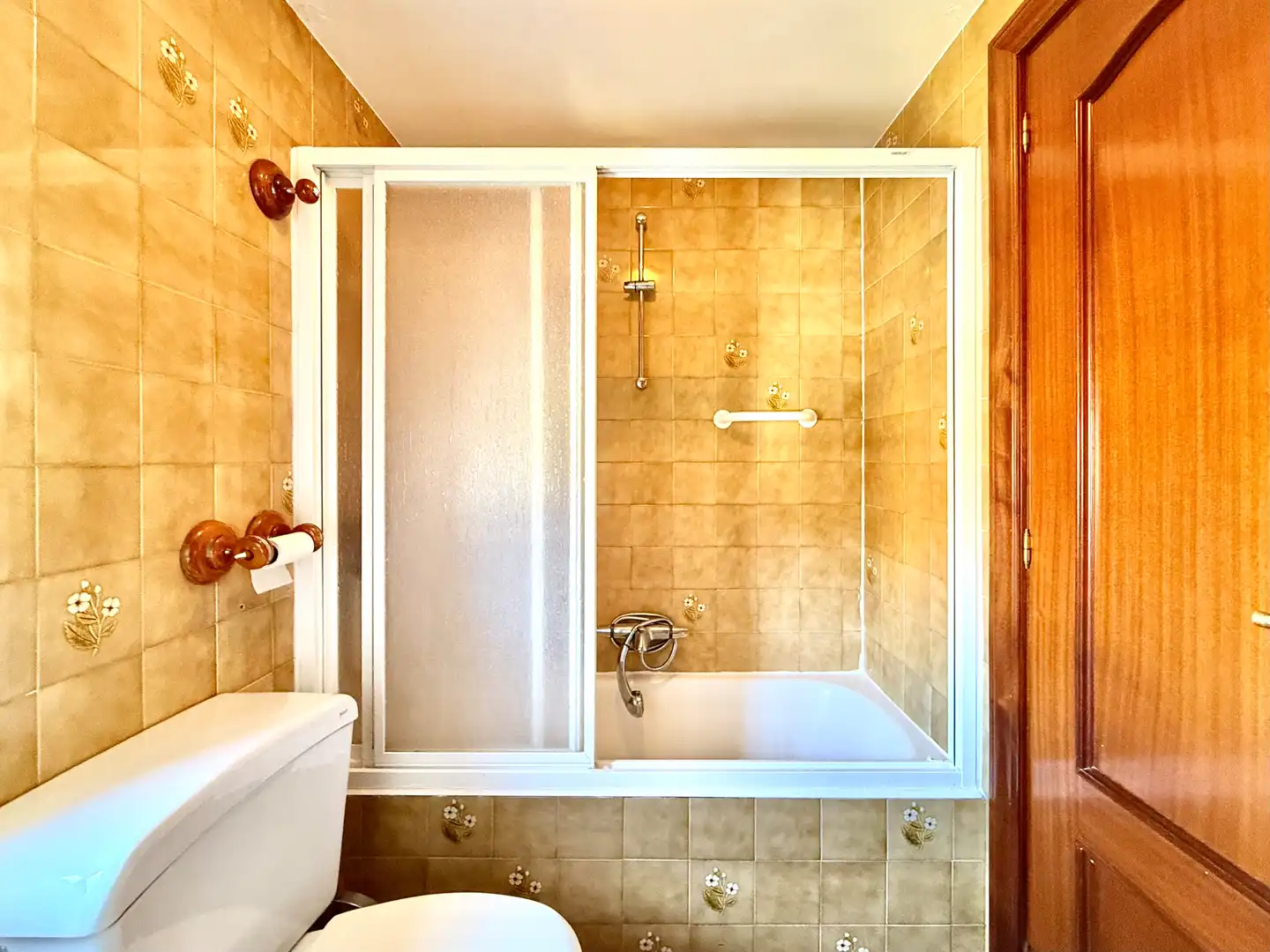 Badezimmer von Wohnung zum Verkauf in Hondarribia mit Heizung, Abstellraum und Balkon