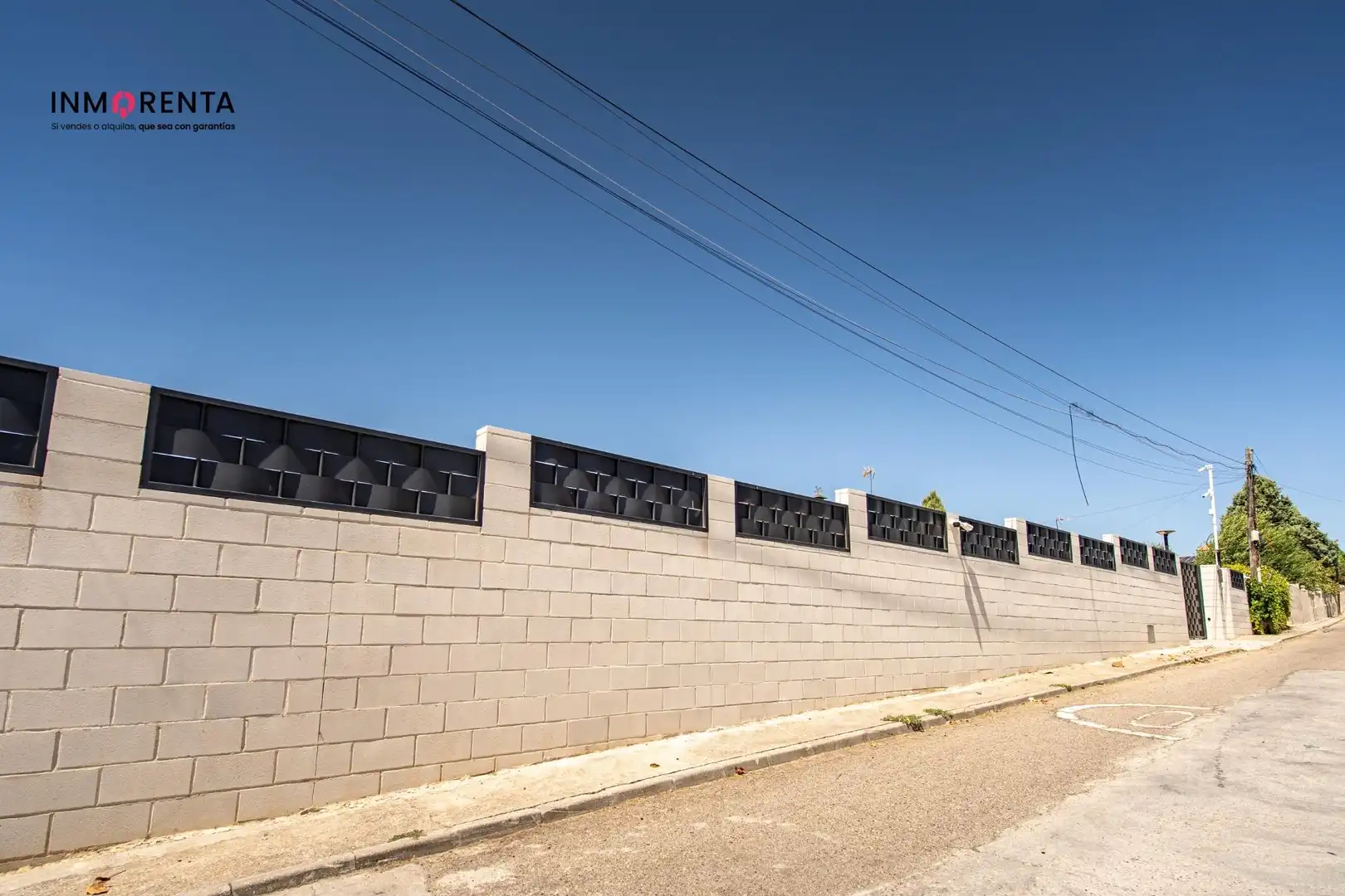 Vista exterior de Casa o xalet en venda en El Viso de San Juan amb Calefacció, Jardí privat i Piscina