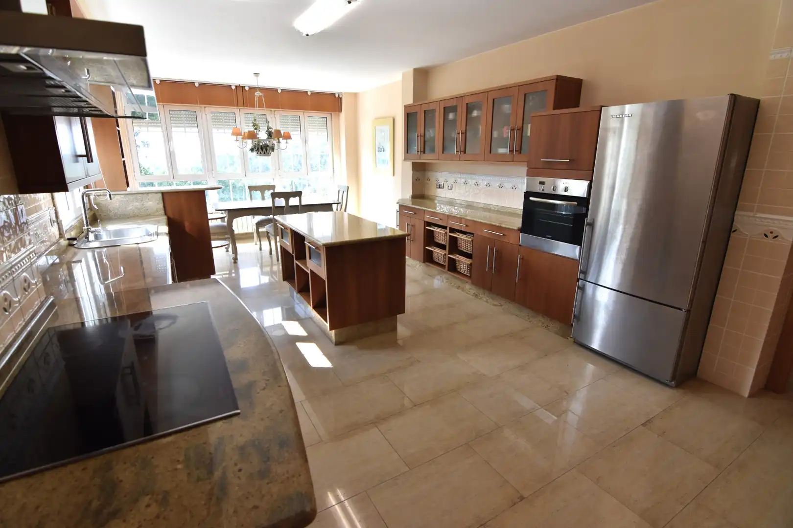 Cocina de Casa o chalet en venta en Bergondo con Calefacción, Jardín privado y Parquet
