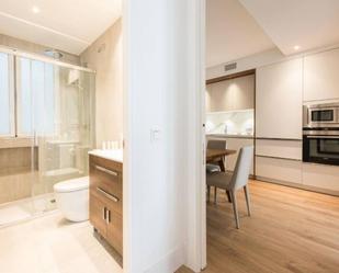 Bany de Apartament de lloguer en Sant Boi de Llobregat amb Aire condicionat i Traster