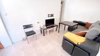 Living room of Flat for sale in  Sevilla Capital  with Air Conditioner and Furnished