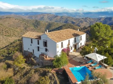 Casa rústica amb piscina en venda a Este