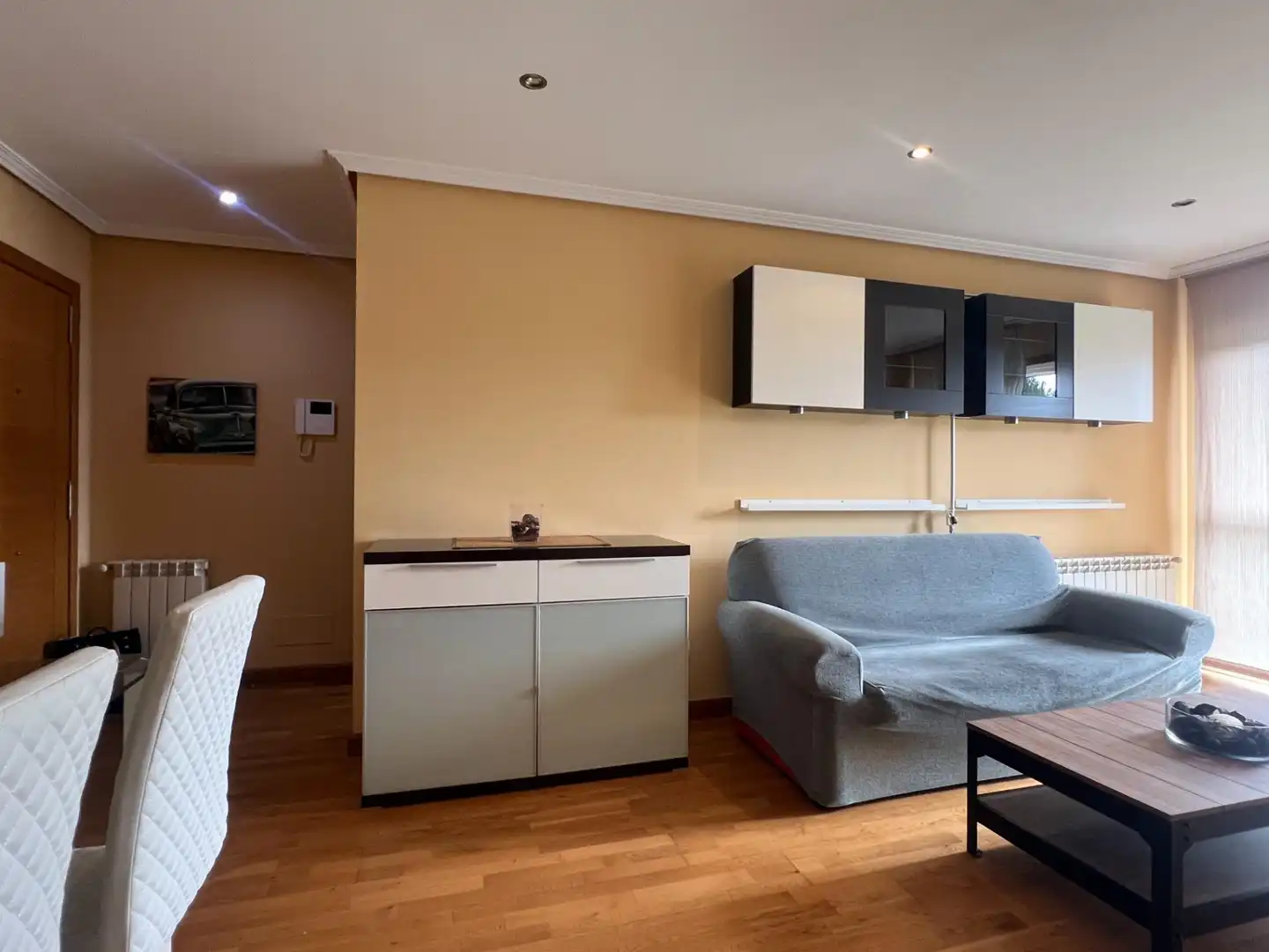 Wohnzimmer von Wohnung zur Miete in Cambre  mit Heizung, Abstellraum und Möbliert