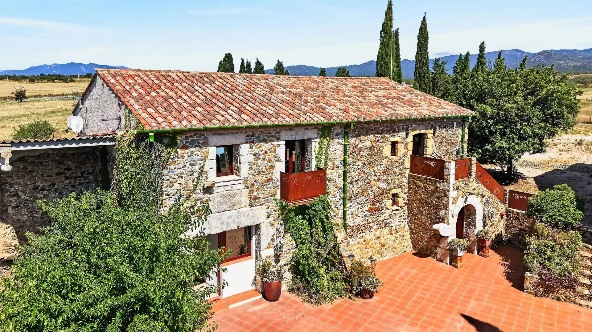 Vista exterior de Casa o chalet en venta en Mollet de Peralada con Jardín privado, Terraza y Piscina