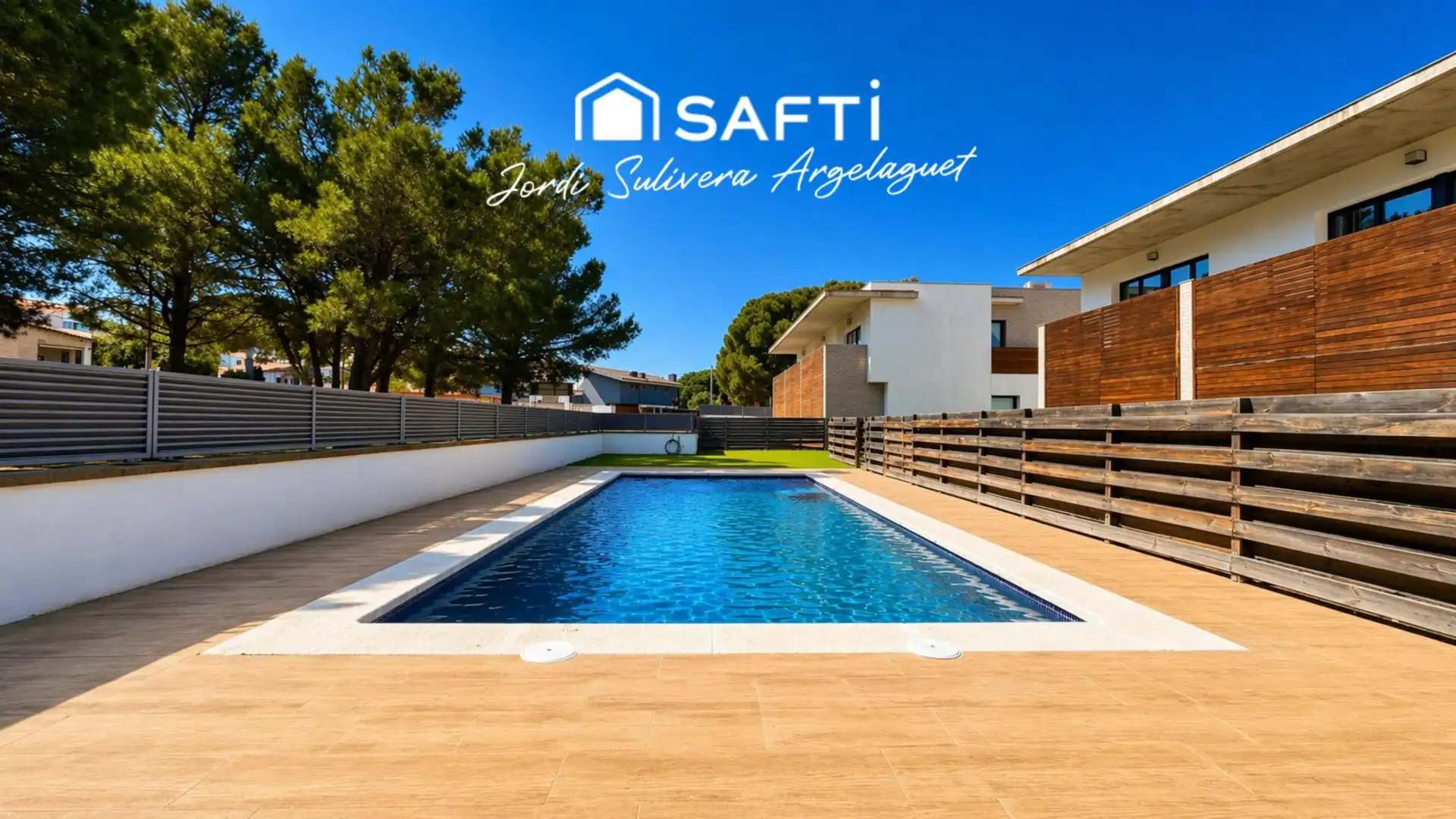 Piscina de Casa adosada en venta en L'Escala con Aire acondicionado, Terraza y Balcón