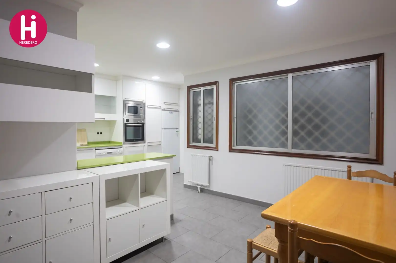 Küche von Wohnung zum Verkauf in Vigo  mit Heizung und Abstellraum