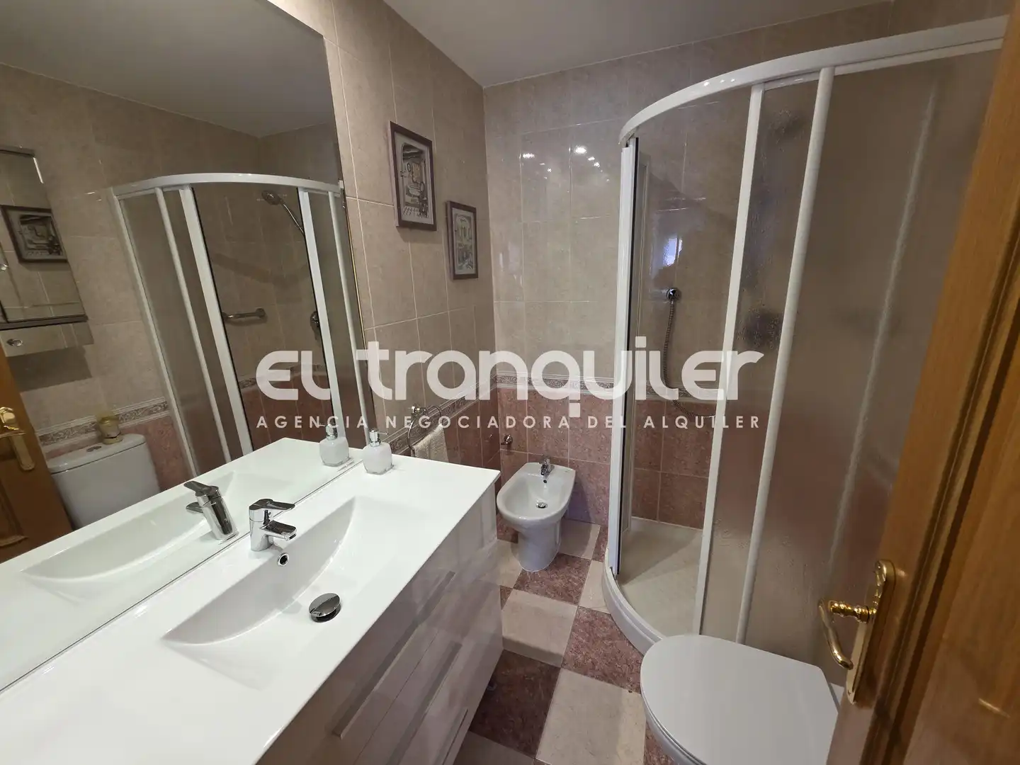 Bany de Pis de lloguer en Madrid amb Aire condicionat, Parquet i Piscina