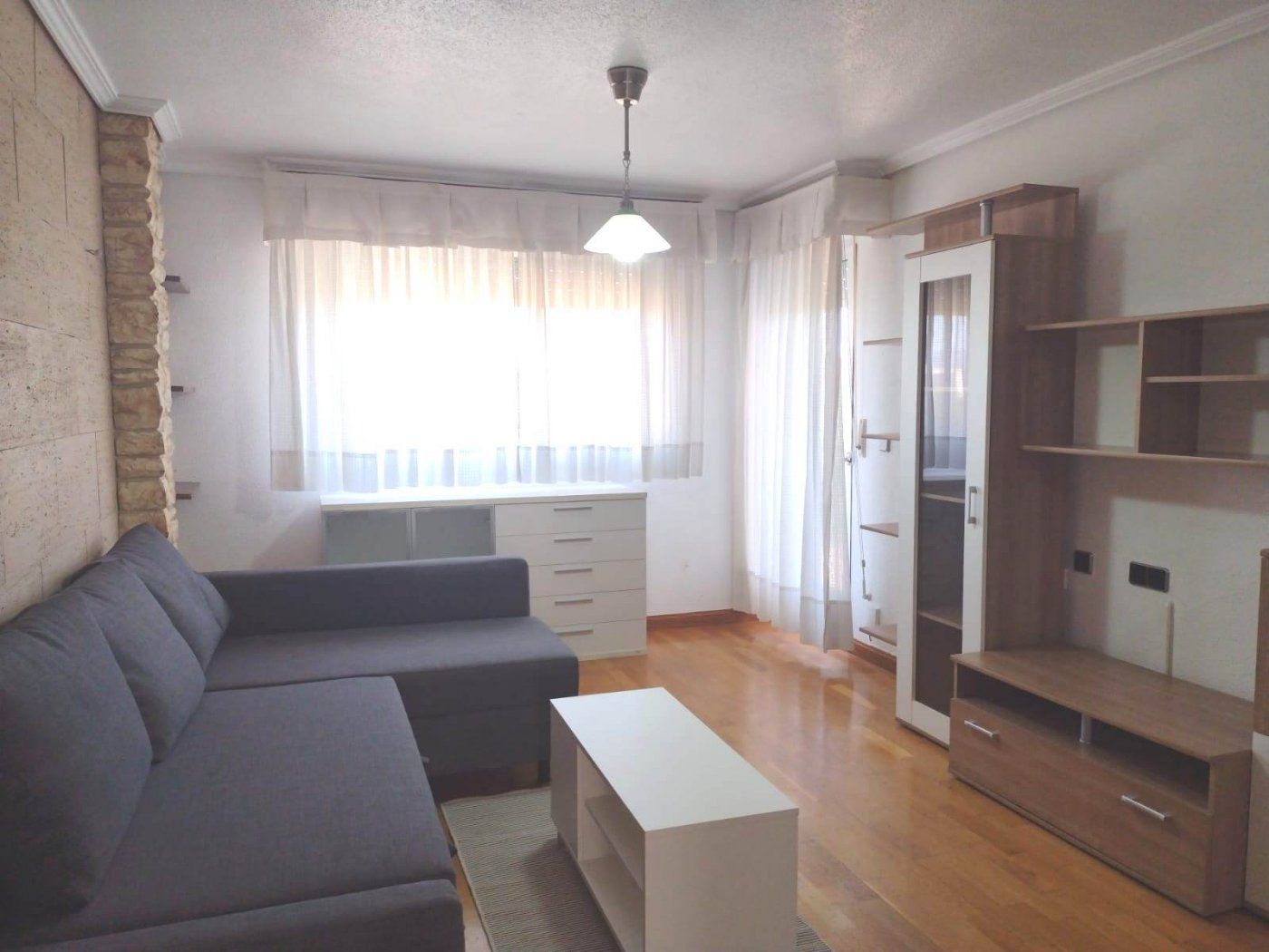 Living room of Flat for rent in  Murcia Capital  with Air Conditioner, Heating and Parquet flooring