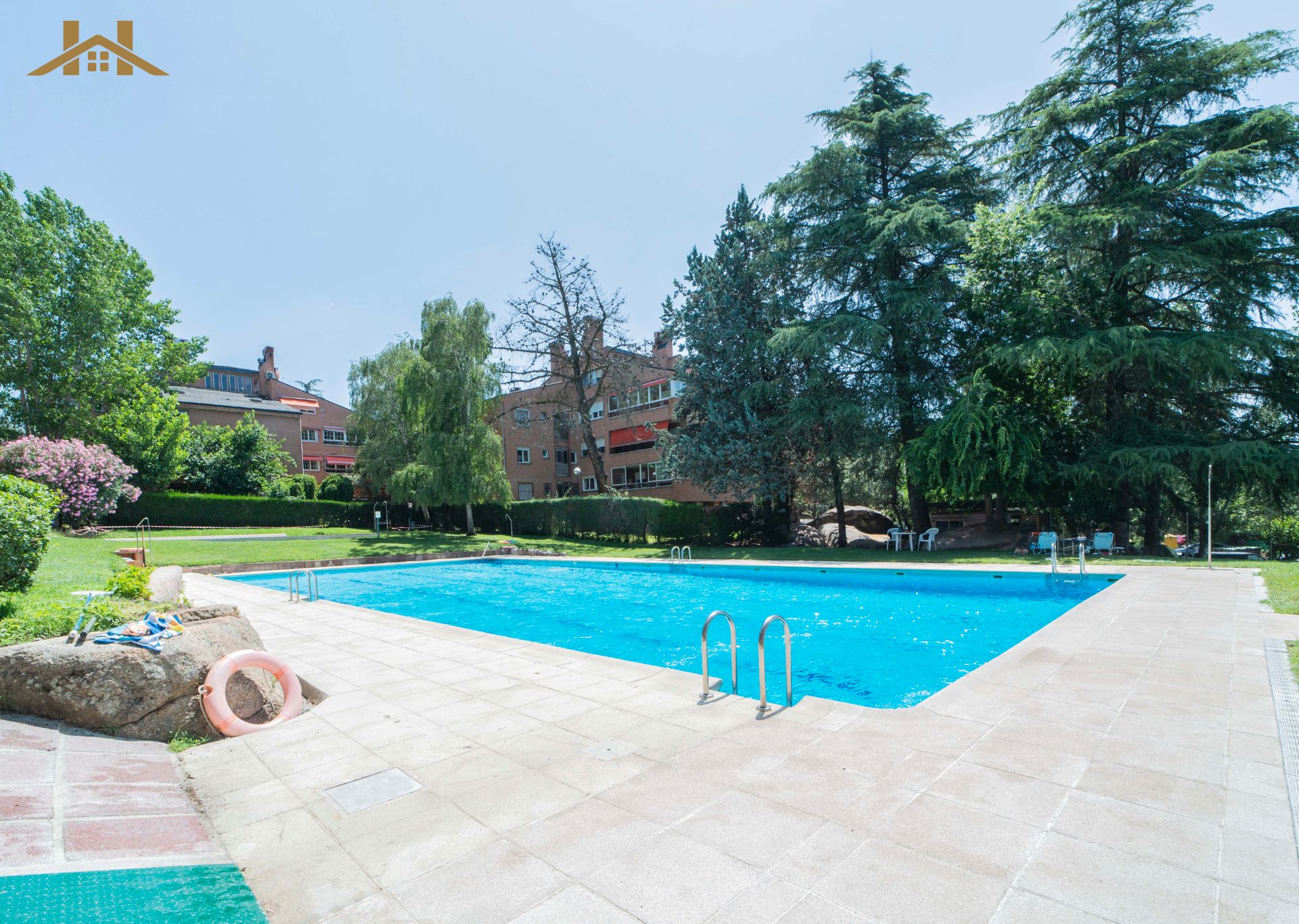 Swimming pool of Flat for sale in Galapagar  with Terrace, Furnished and Community pool