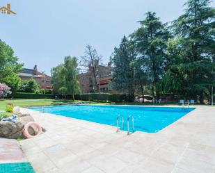 Swimming pool of Flat for sale in Galapagar  with Terrace, Furnished and Community pool