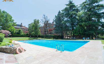 Swimming pool of Flat for sale in Galapagar  with Terrace, Furnished and Community pool