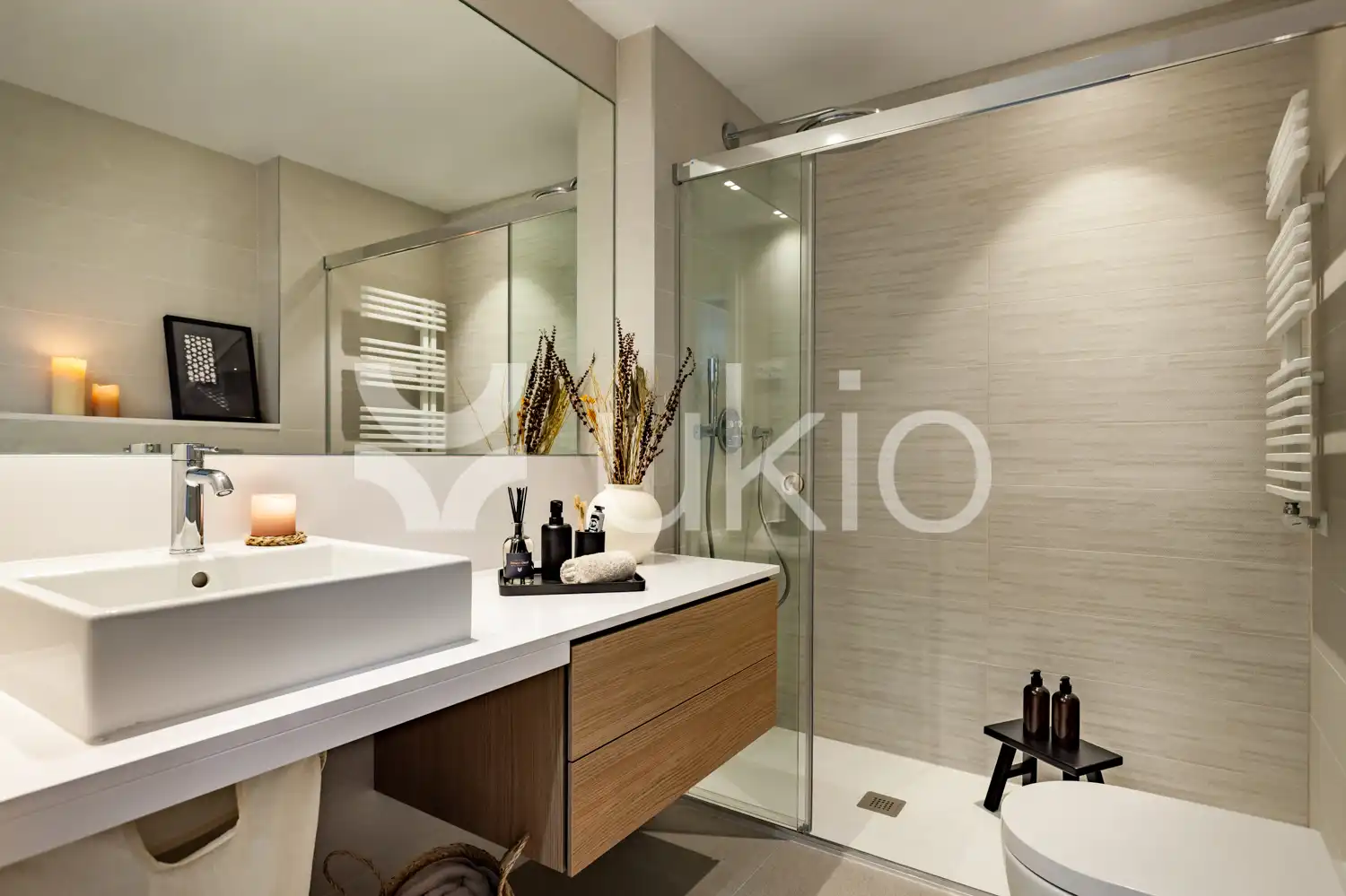 Bany de Apartament de lloguer en Barcelona amb Aire condicionat, Terrassa i Moblat