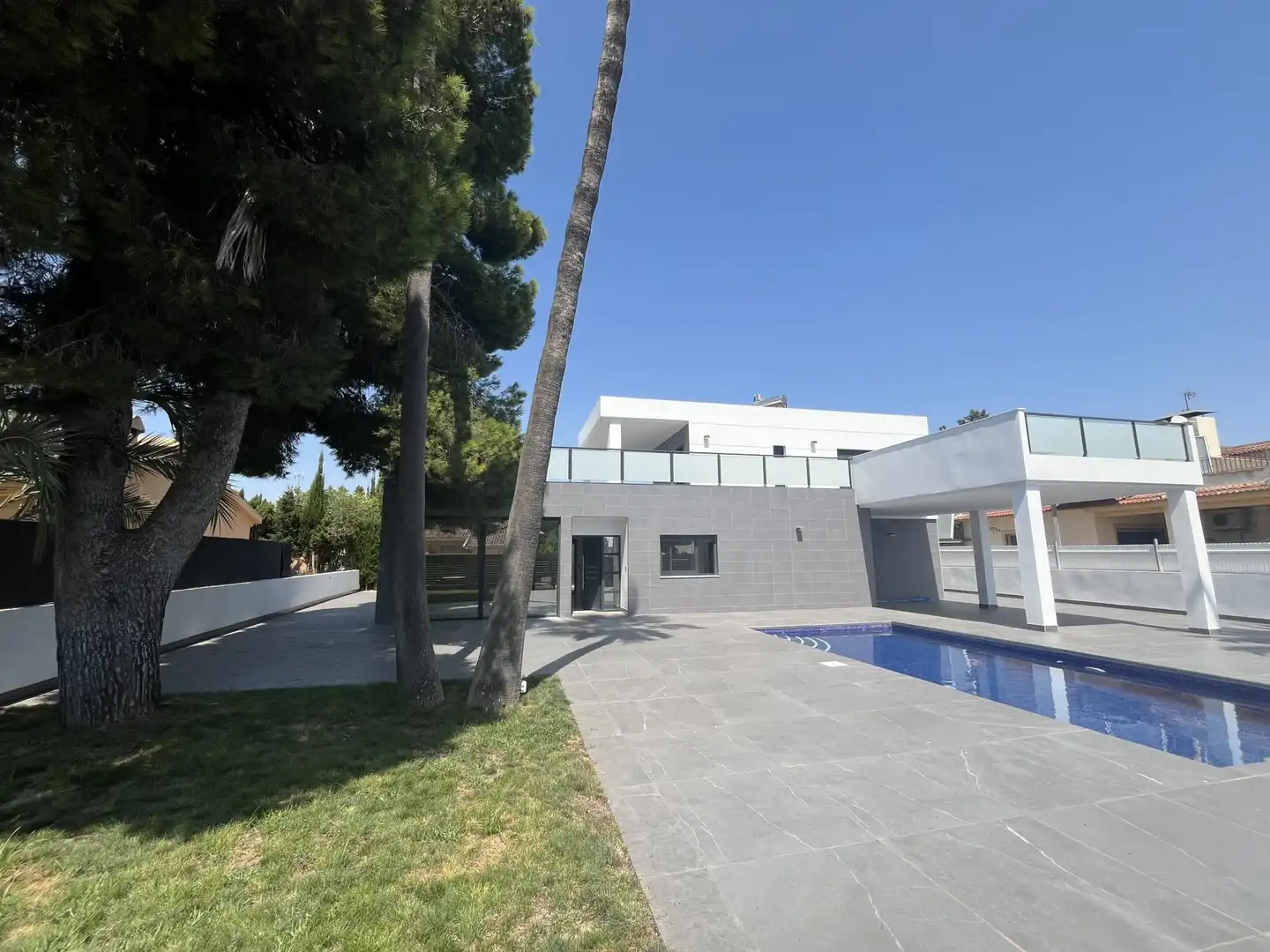 Vista exterior de Casa o chalet en venta en Orihuela con Jardín privado, Terraza y Piscina