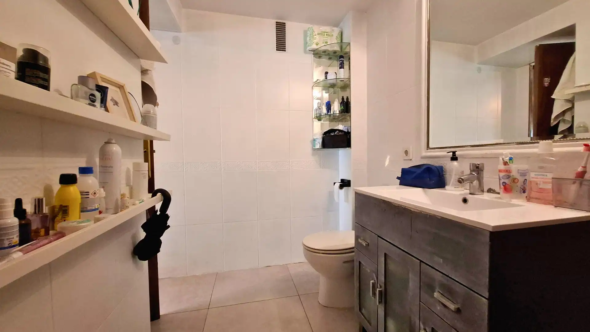 Baño de Piso en venta en Córdoba con Aire acondicionado, Terraza y Amueblado