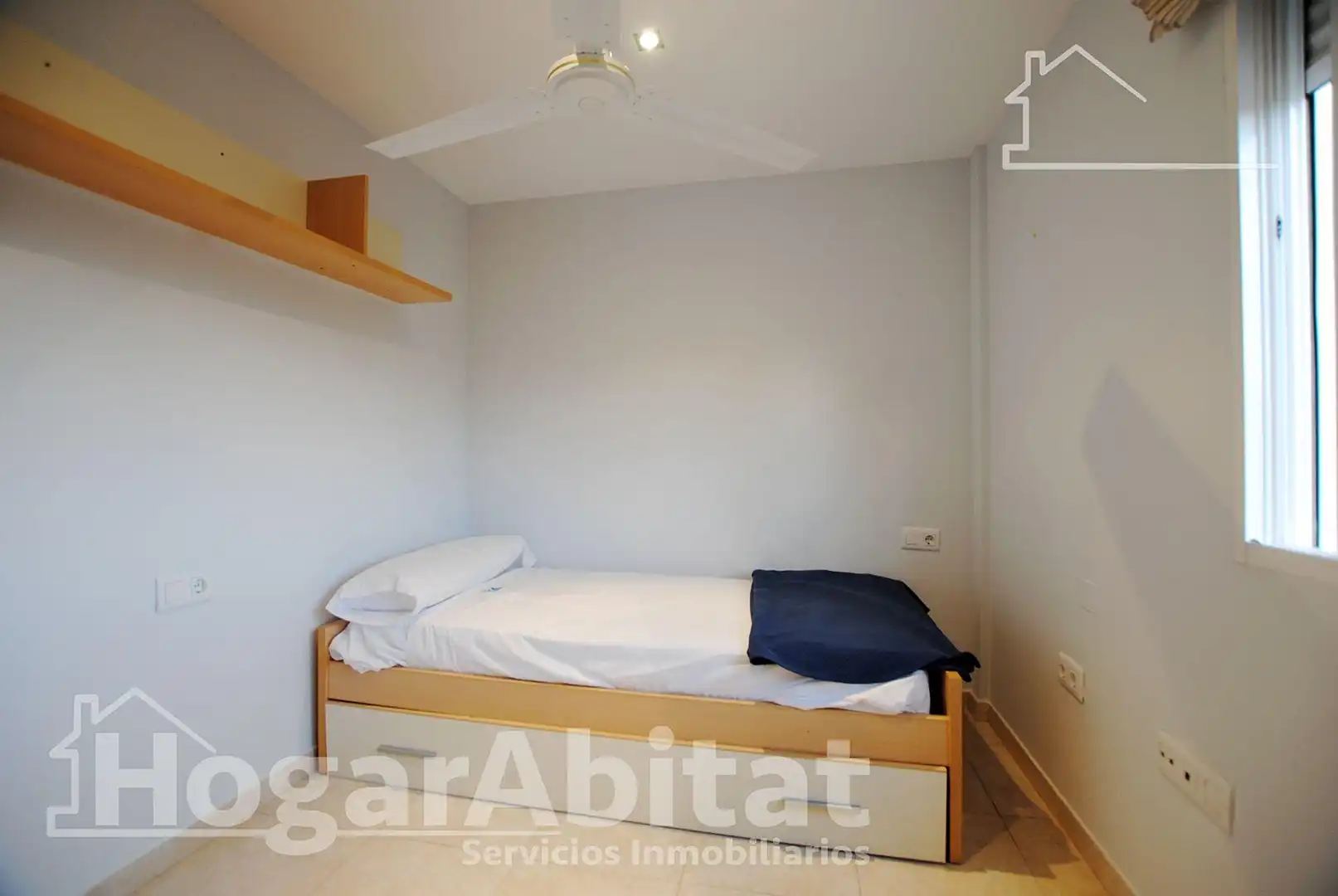 Schlafzimmer von Einfamilien-Reihenhaus zum Verkauf in Oliva mit Terrasse, Möbliert und Balkon