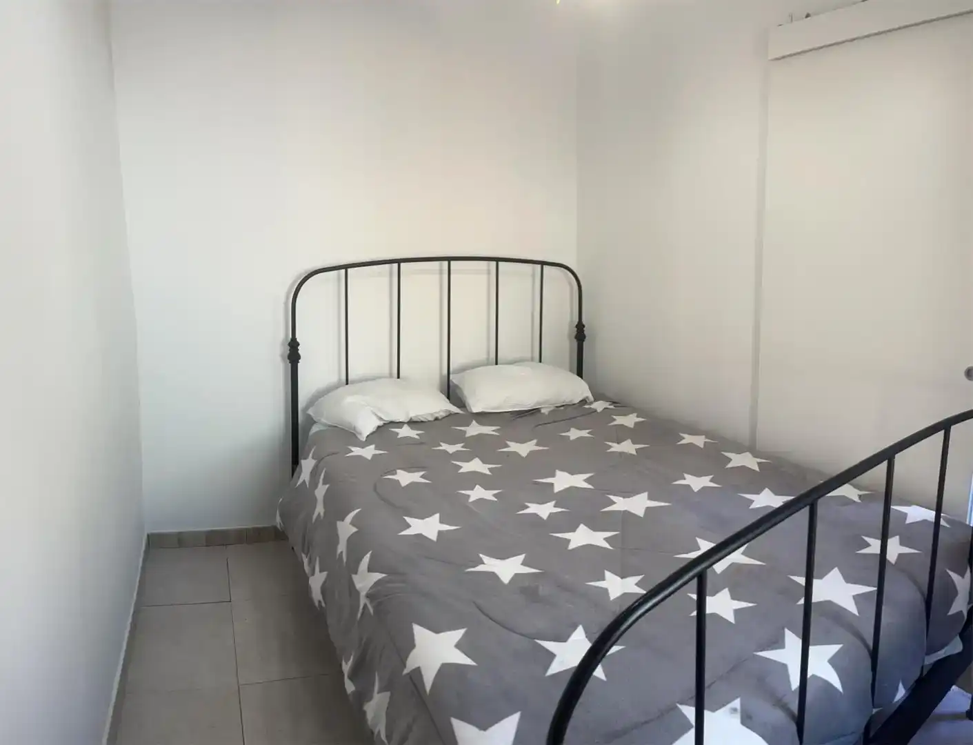 Habitación de Apartamento de alquiler en Vélez-Málaga con Balcón