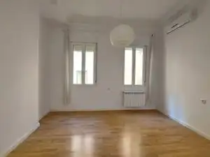 Habitación de Apartamento de alquiler en Madrid con Aire acondicionado, Calefacción y Parquet