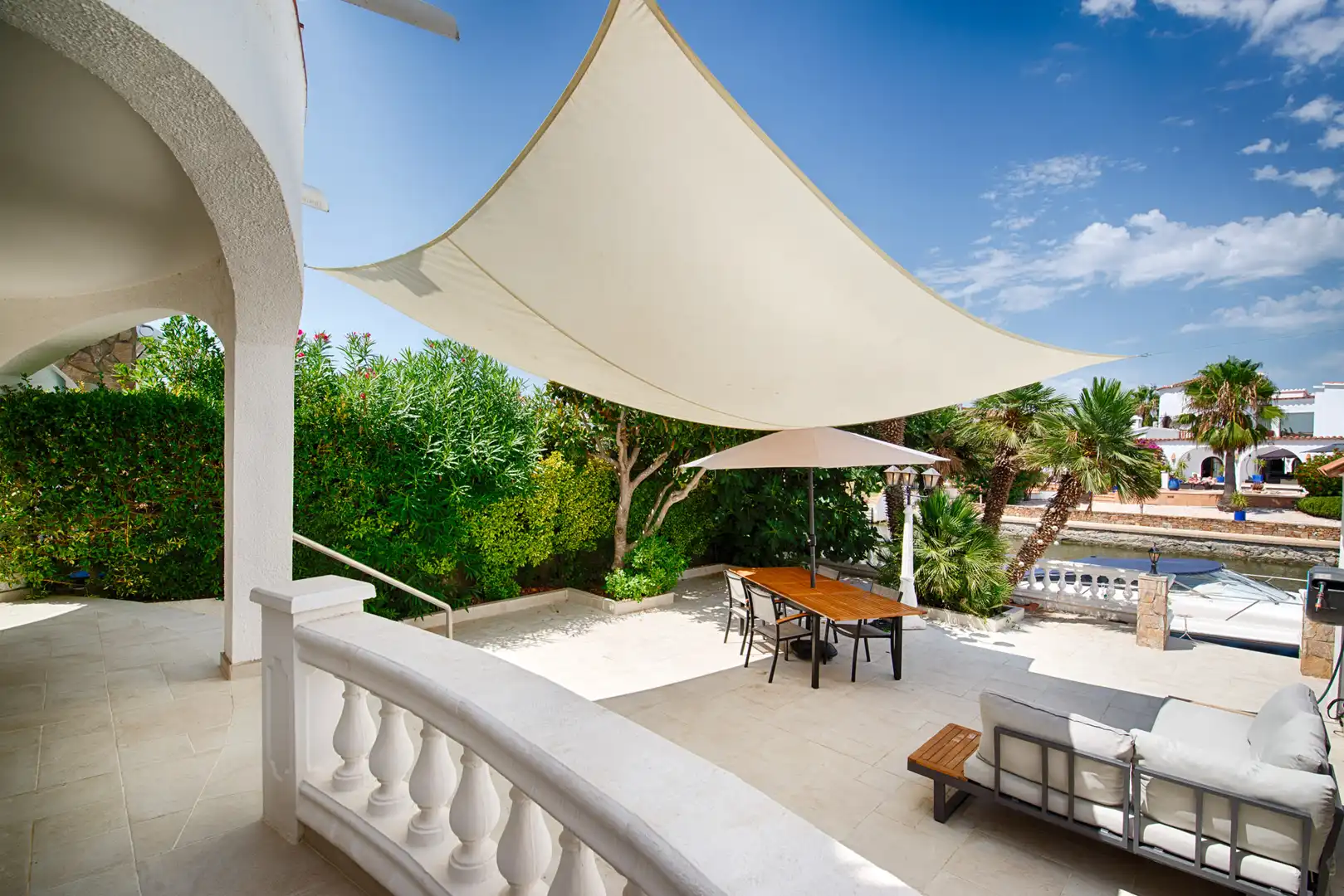 Terrace of Houses for sale in Empuriabrava  with Air Conditioner and Private garden