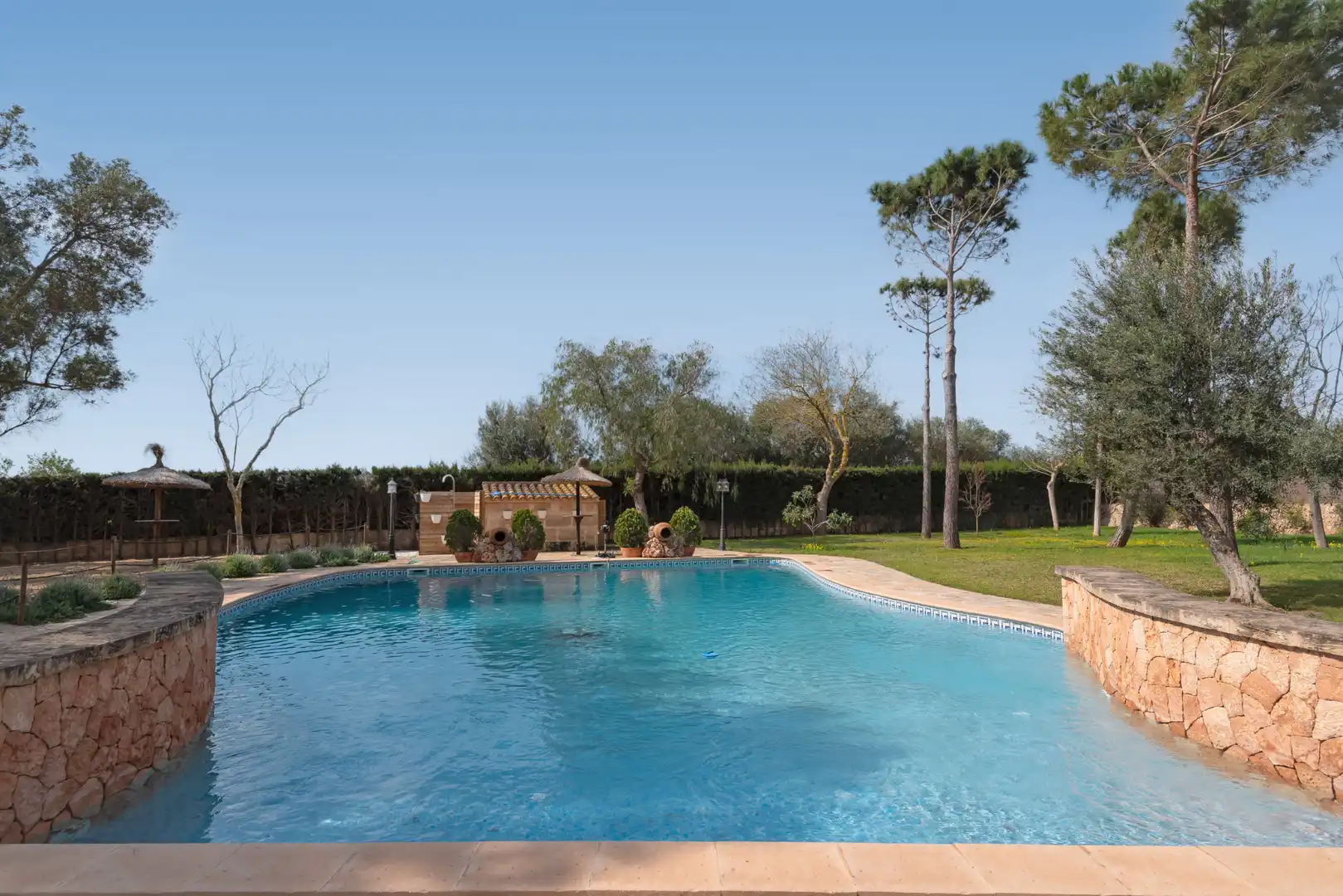 Piscina de Finca rústica en venda en Llucmajor amb Aire condicionat, Calefacció i Jardí privat
