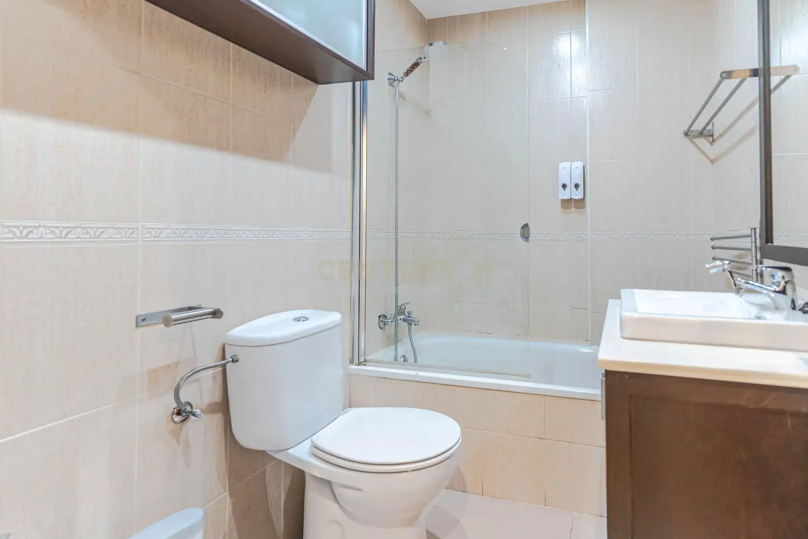 Bathroom of Flat for sale in Atarfe  with Storage room and Balcony