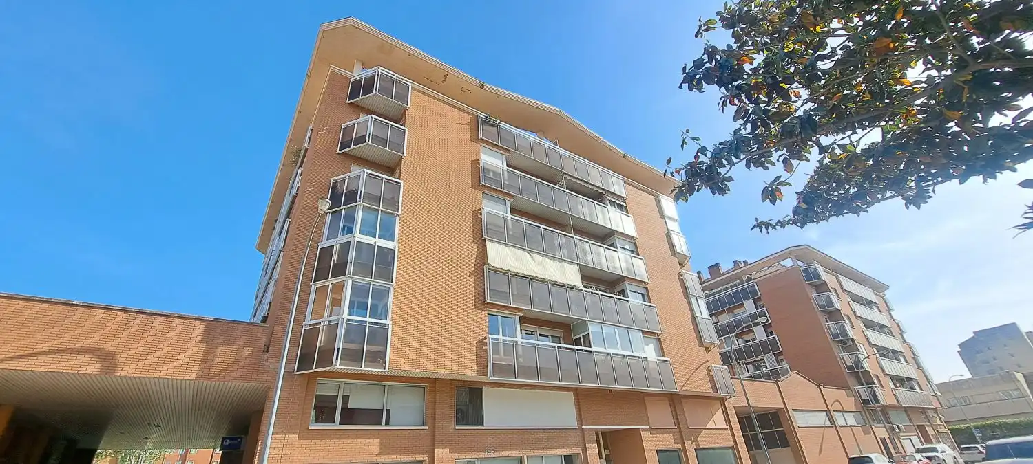 Vista exterior de Piso en venta en Huesca con Aire acondicionado, Calefacción y Parquet