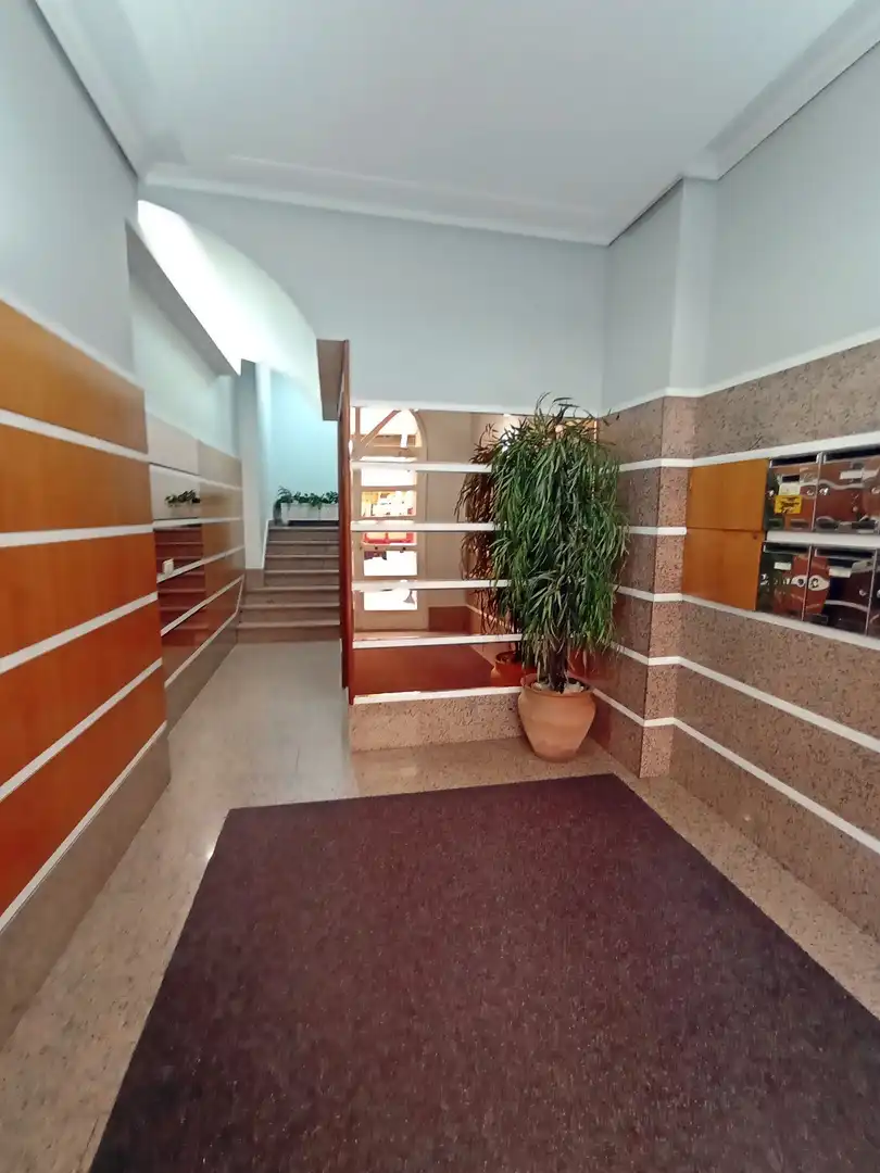 Piso en venta en Pontevedra Capital  con Calefacción, Parquet y Trastero