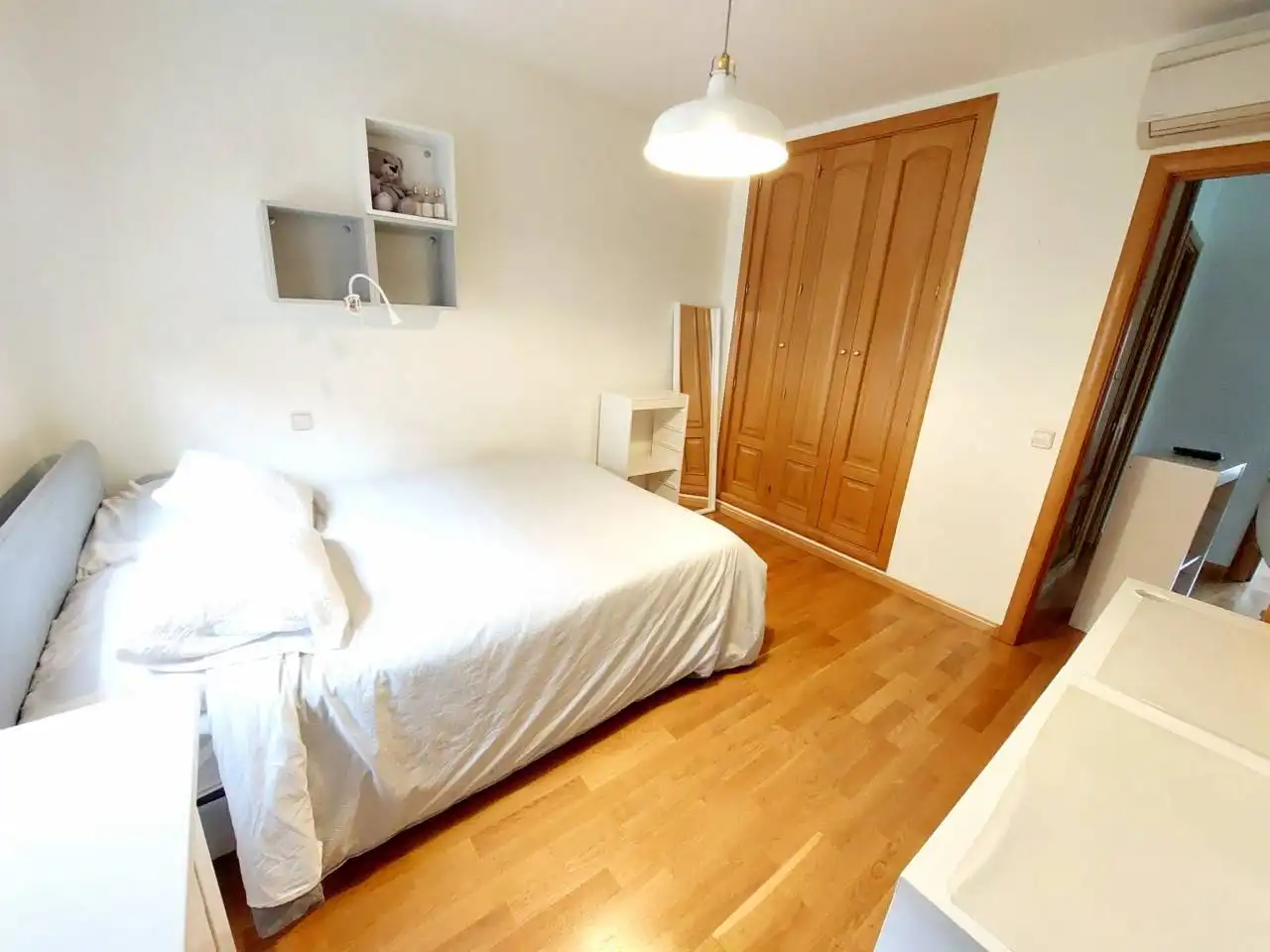 Habitación de Casa adosada en venta en Fuenlabrada con Aire acondicionado, Calefacción y Piscina comunitaria
