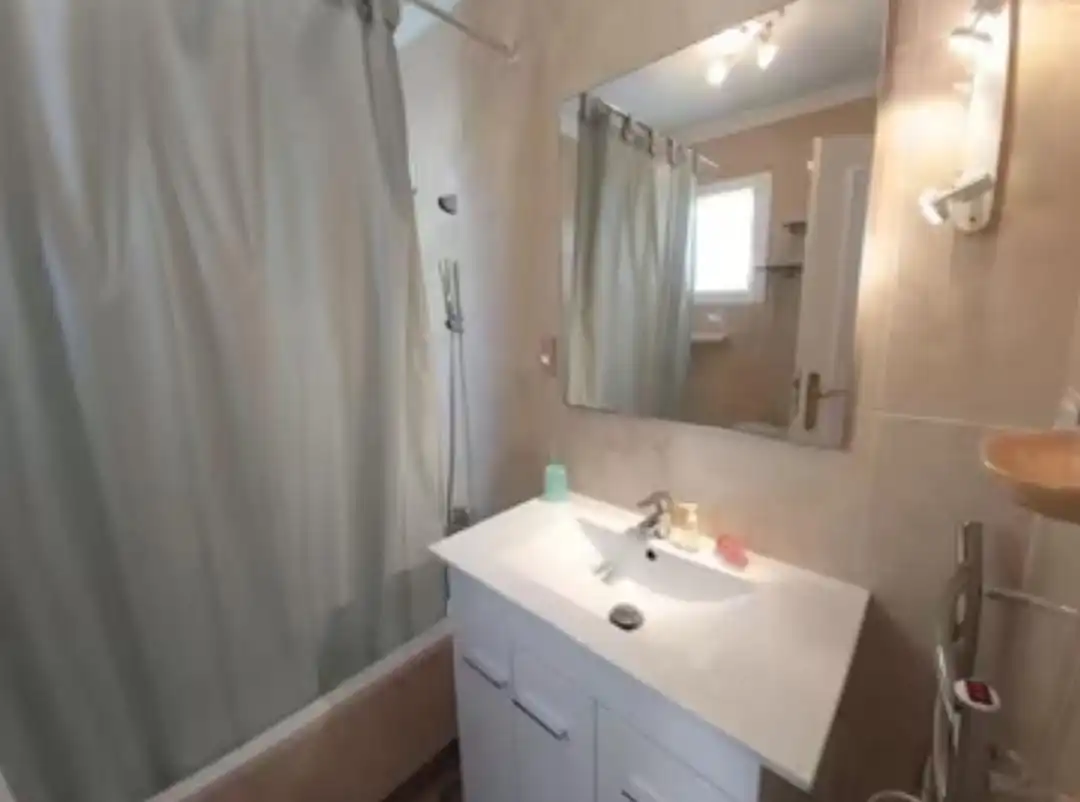 Baño de Apartamento de alquiler en Estepona con Terraza y Amueblado