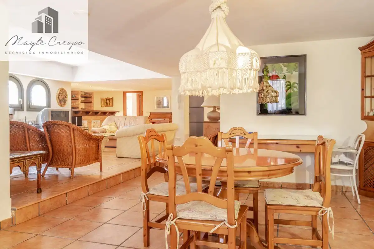 Comedor de Casa o chalet en venta en La Zubia con Aire acondicionado, Calefacción y Jardín privado