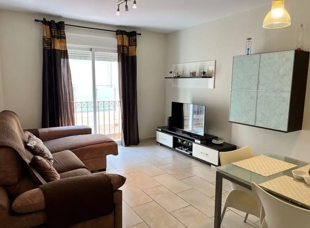 Sala d'estar de Apartament de lloguer en Fuengirola amb Aire condicionat, Calefacció i Terrassa