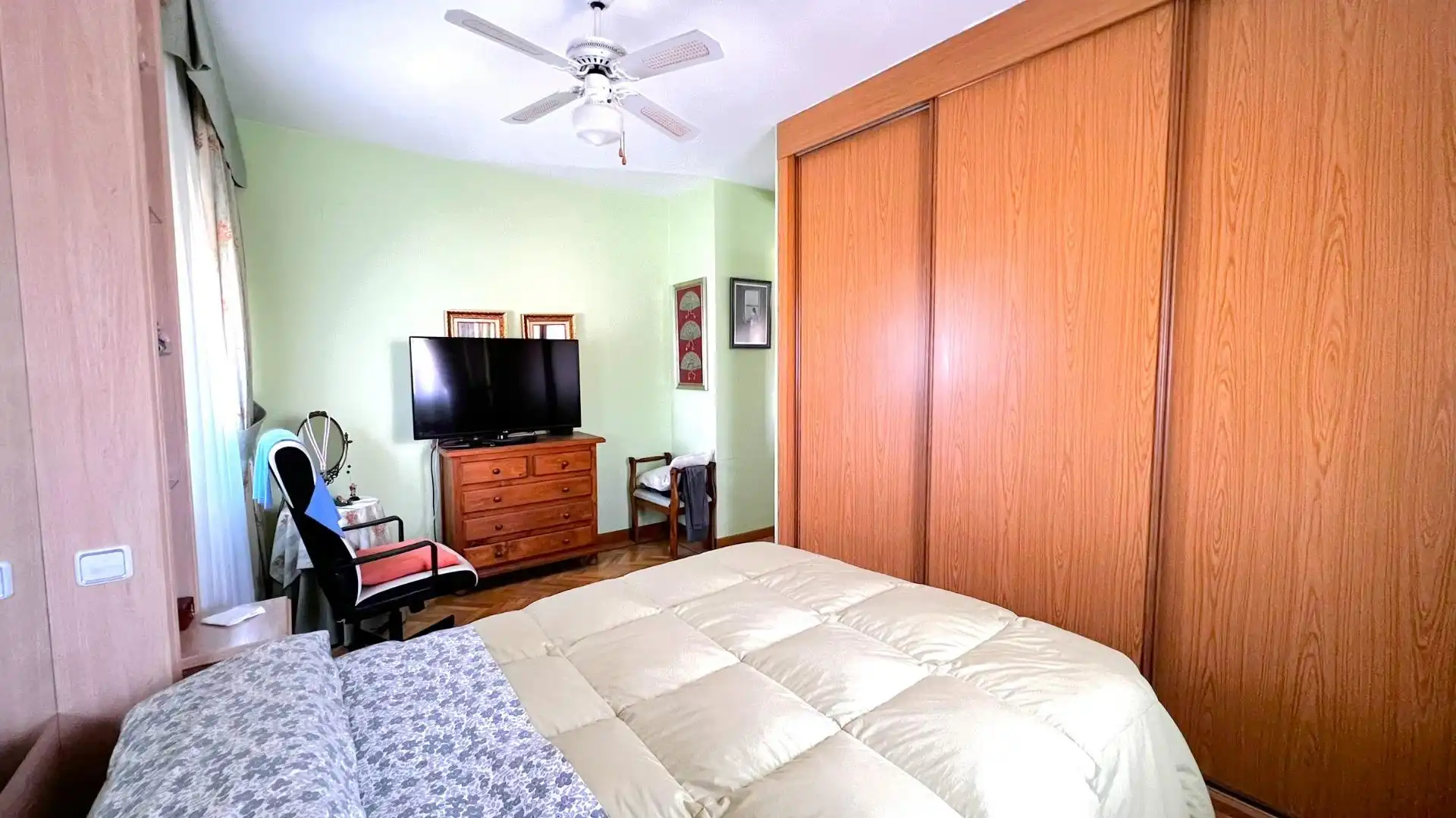 Habitación de Casa adosada en venta en Rivas-Vaciamadrid con Aire acondicionado, Calefacción y Jardín privado